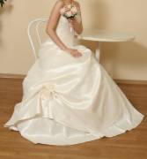 Продаю свадебное платье Очень красивоеплатье,  размер 42-44